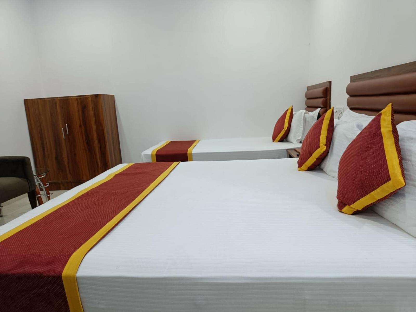 Hotel Executive Inn Hailakandi 外观 照片