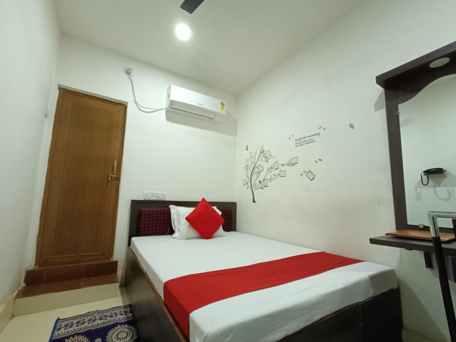 Hotel Executive Inn Hailakandi 外观 照片